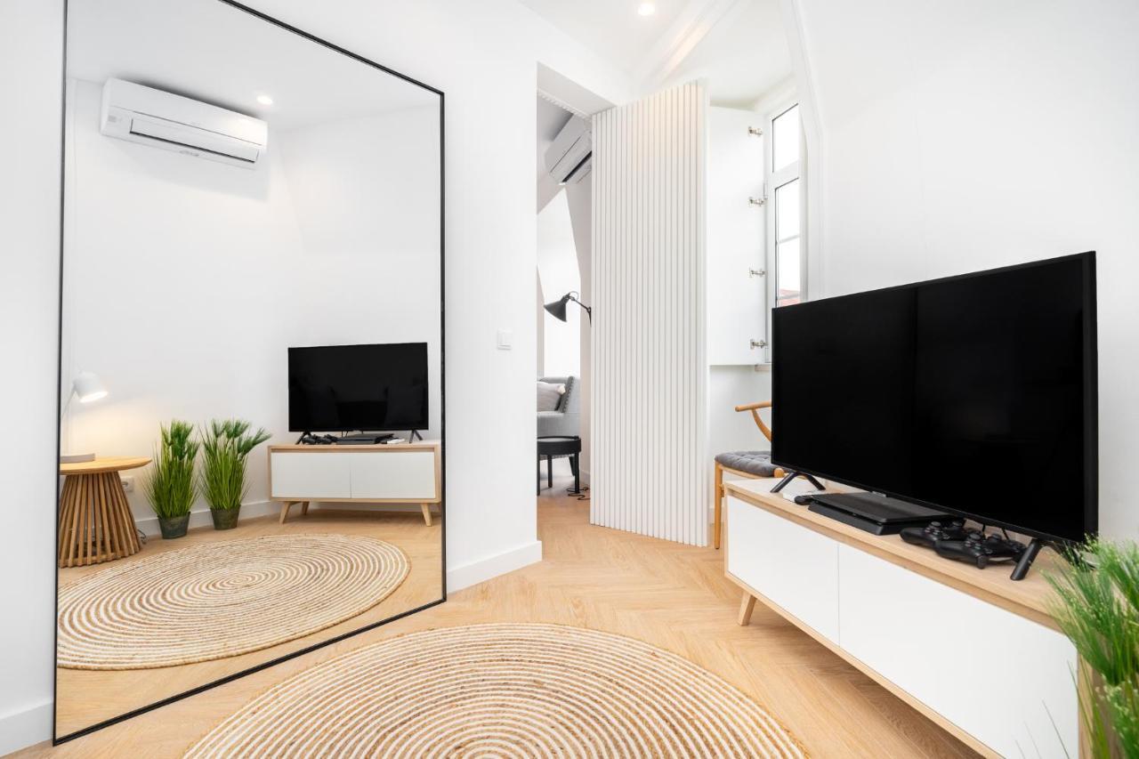 Whome | Luxury Duplex Prime Location Great For Families リスボン エクステリア 写真